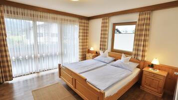 1 bedroom, internet, bed sheets