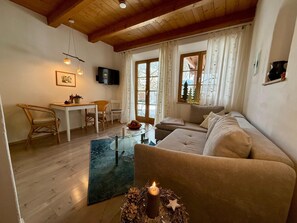 TV, table tennis - Apartment 44sqm, terrace, kitchenette and 1 bedroom for 3 persons (Ruhpolding)