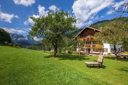Vacation apartment Hochalm, 2-4 persons, 80 sqm, balcony 10 sqm, 2 bedrooms, attic floor