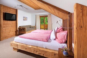 2 bedrooms, Internet, bed sheets - Vacation apartment Hochalm, 2-4 persons, 80 sqm, balcony 10 sqm, 2 bedrooms, attic floor (Ramsau bei Berchtesgaden)