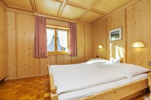 3 dormitorios, Internet, ropa de cama