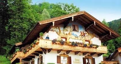 Vier-Raum-Ferienwohnung Anzengruber-Stube 65qm