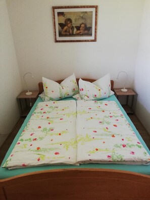 1 quarto, acesso à internet, roupa de cama