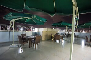 Rooftop terrace - Euro Hotel and Apartments (Dar es Salaam)