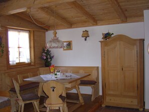 Dining - Vacation apartment Berchtesgaden, 1 bedroom, 1 bed-sitting room, balcony, 66 sqm (Inzell)