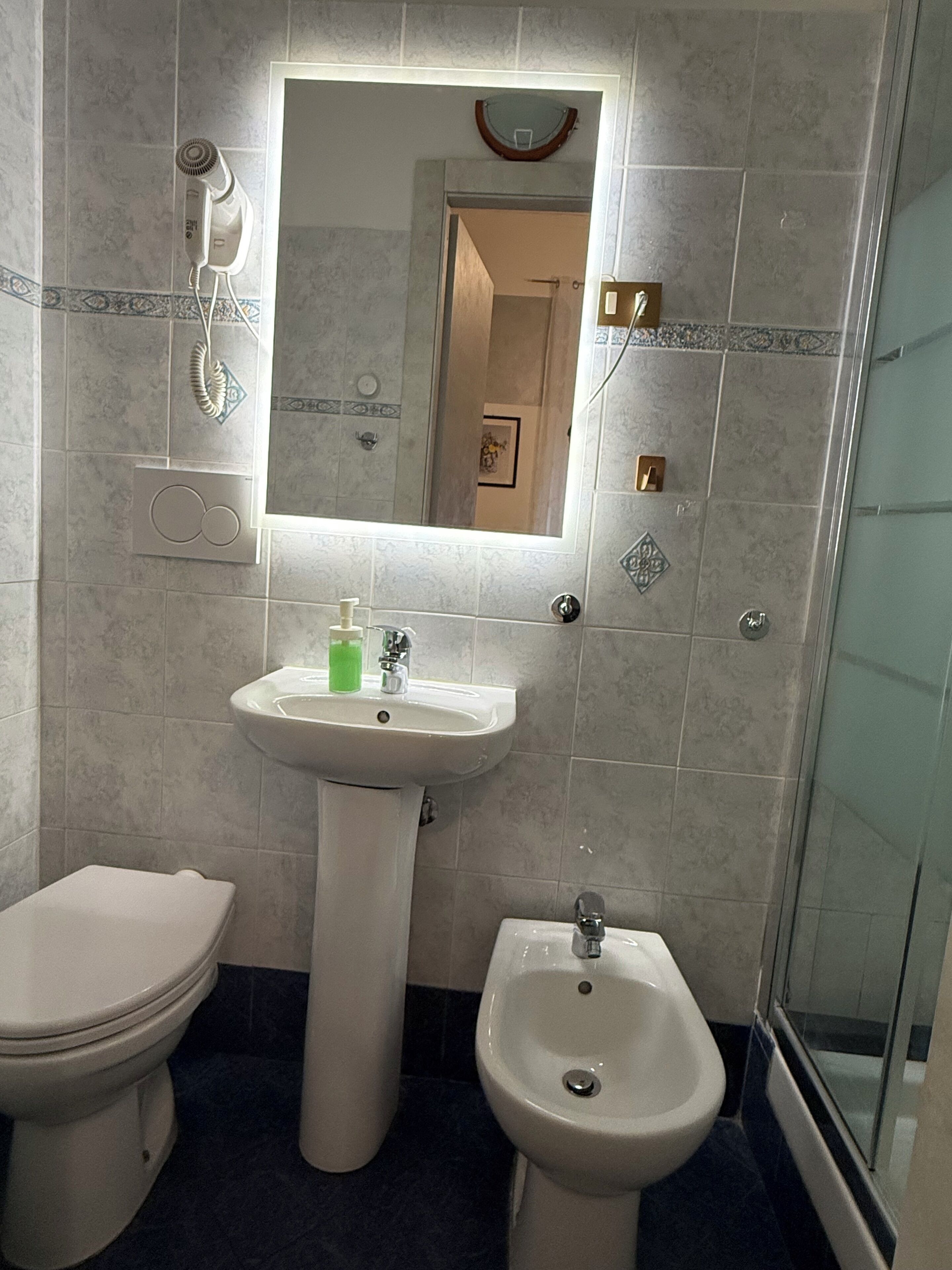 double or twin room | bathroom | free toiletries, towels