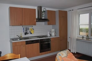 Kühlschrank, Ofen, Herdplatte, Geschirrspüler