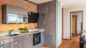 Kühlschrank, Ofen, Herdplatte, Geschirrspüler