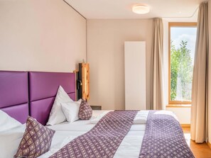 2 bedrooms, Internet, bed sheets, wheelchair access