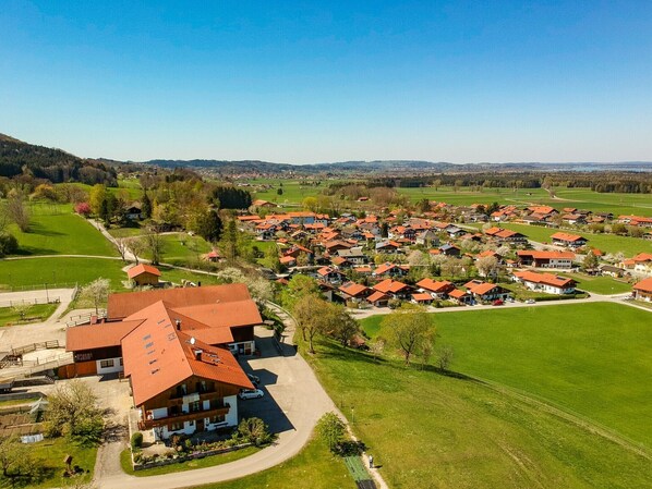 المنشأة من الخارج