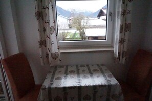 Interior - Apartment Rauschberg, 36sqm, balcony, kitchen, 1 bedroom, living room, WLAN (Ruhpolding)