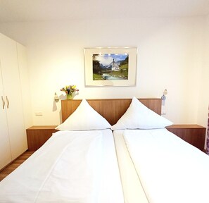 2 Schlafzimmer, Internetzugang, Bettwäsche