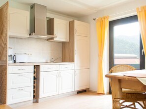 Kühlschrank, Mikrowelle, Geschirrspüler