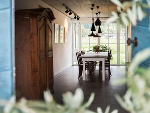 تناول الطعام