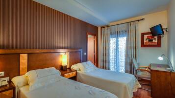 In-room safe, desk, iron/ironing board, free WiFi