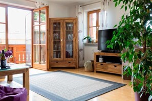 DVD player - Vier-Raum-Ferienwohnung "Sonnenschein", 110qm (Reit im Winkl)