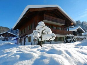 Exterior - Vier-Raum-Ferienwohnung "Sonnenschein", 110qm (Reit im Winkl)