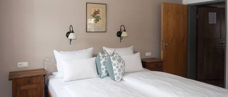 1 bedroom, internet, bed sheets