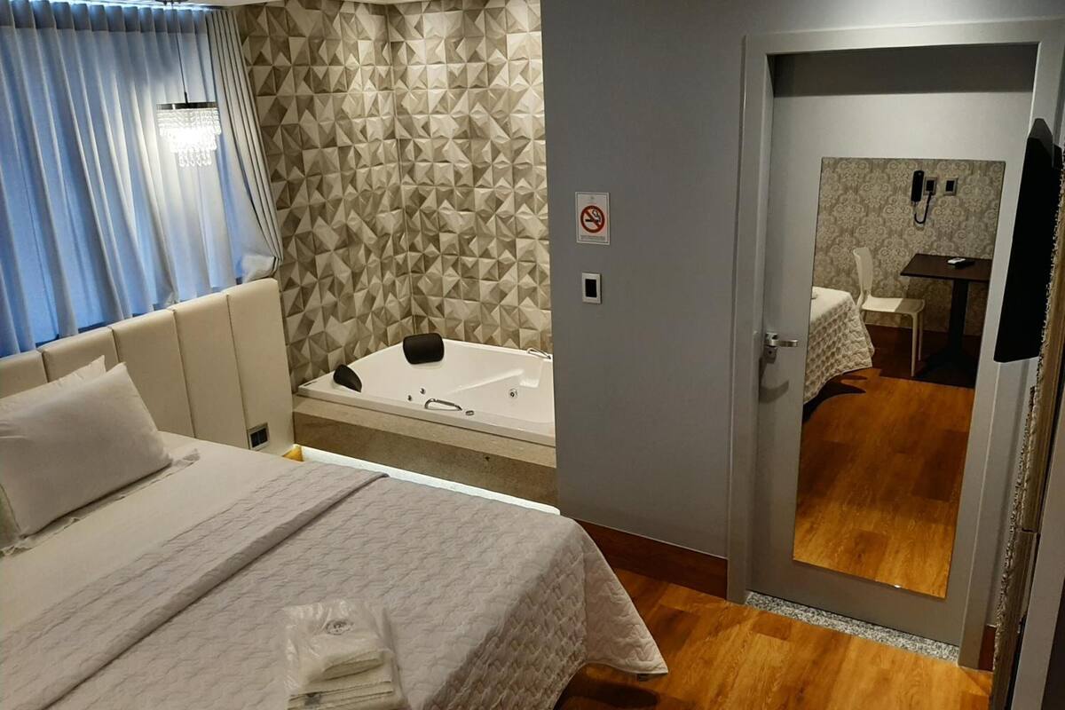 premium bedding, select comfort beds, minibar, desk