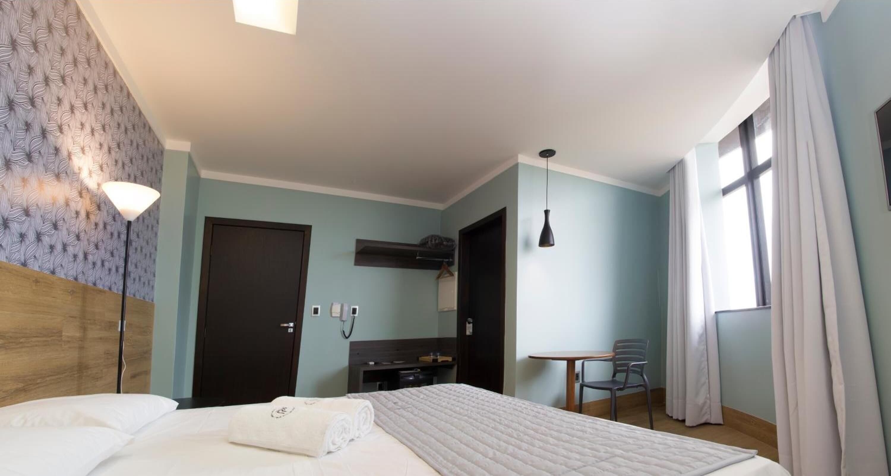 premium bedding, select comfort beds, minibar, desk