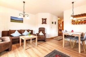 Fernseher, Tischtennisplatte