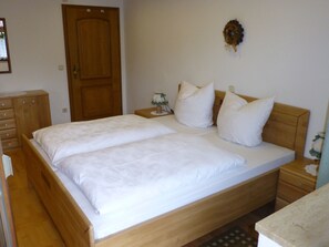 2 Schlafzimmer, Internetzugang, Bettwäsche
