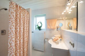 Bruser, hårtørrer, håndklæder