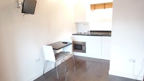 Studio | Living area | Flat-screen TV - SS Property Hub - City of London Studio Apartment 14 (London)