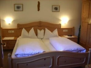 1 chambre, accĂšs Internet, draps fournis