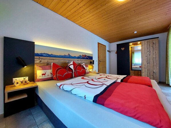 1 bedroom, iron/ironing board, internet, bed sheets