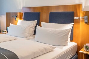 Desk, free cribs/infant beds, free WiFi - Residenz Hotel Detmold (Detmold)