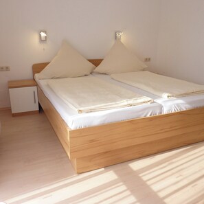 2 bedrooms, internet, bed sheets - Tulpen-Apartment für 4 Personen, 2 separate Schlafzimmer, 55 m² (Inzell)