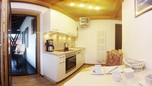 茶具/咖啡用具、冰箱、微波炉、烤箱
