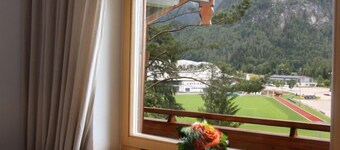 Ferienwohnung für 3-5 Personen mit 2 Schlafzimmer je mit Bad/WC, großer Balkon, 79 m²