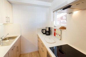 Kühlschrank, Ofen, Herdplatte, Geschirrspüler