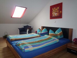 2 habitaciones, acceso a internet y ropa de cama 
