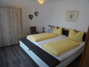 1 bedroom, Internet, bed sheets, wheelchair access - Vacation apartment Josefa, 2 persons, 1 bedroom, kitchenette, terrace, 55 sqm (Inzell)