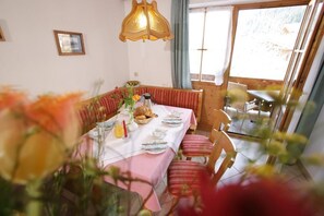 تناول الطعام