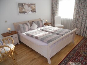1 bedroom, internet, bed sheets