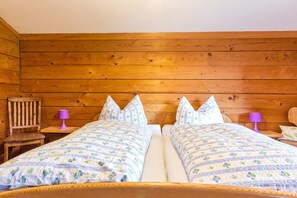 2 bedrooms, Internet, bed sheets