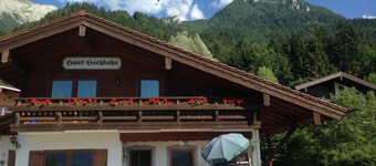 Ferienwohnung Nr. 2, 2-4 Personen, 55 qm, Balkon mit Blick auf die Berge