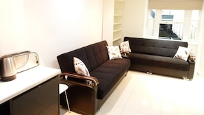 Living area - SS Property Hub - Large apartment near Hyde Park (London)