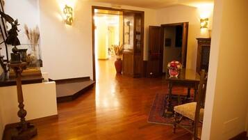 Pintu masuk interior