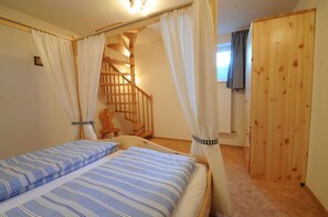 2 bedrooms, bed sheets