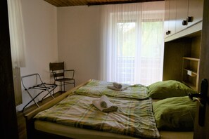 2 bedrooms, internet, bed sheets