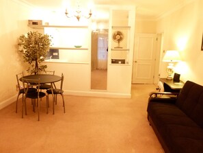 Appartement | Dineren op de kamer