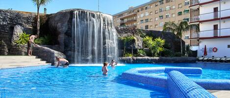 3 outdoor pools, open 9:00 AM to 7:00 PM, pool umbrellas, sun loungers