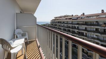 Escrivaninha, cortinas blackout, berços (sobretaxa), Wi-Fi de cortesia