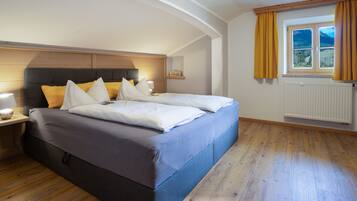 2 habitaciones, acceso a internet y ropa de cama