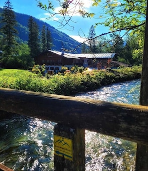 Enceinte de lâhĂ©bergement